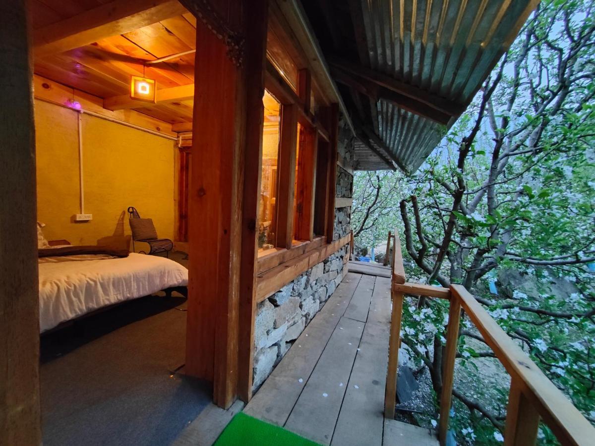 Yalakhom Hotel Tosh Luaran gambar